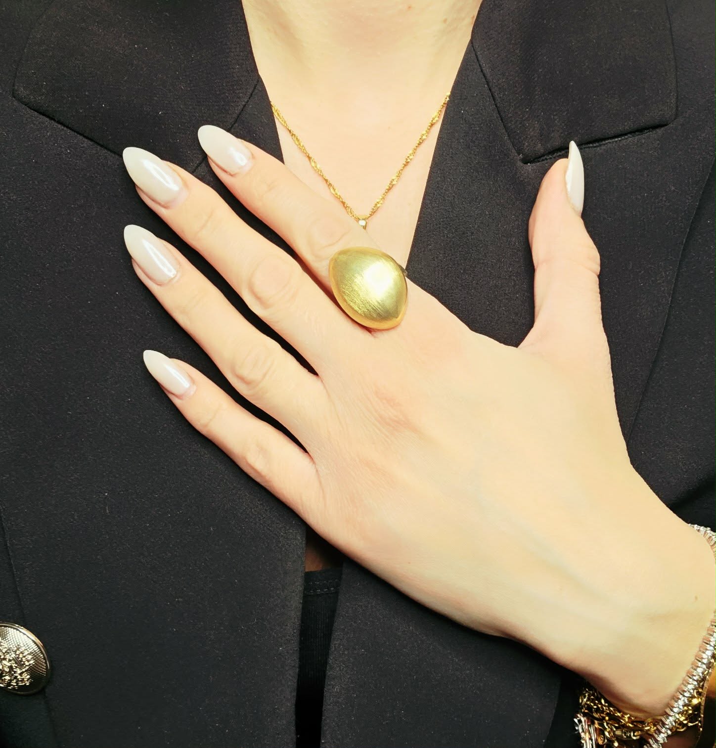 Strata ring