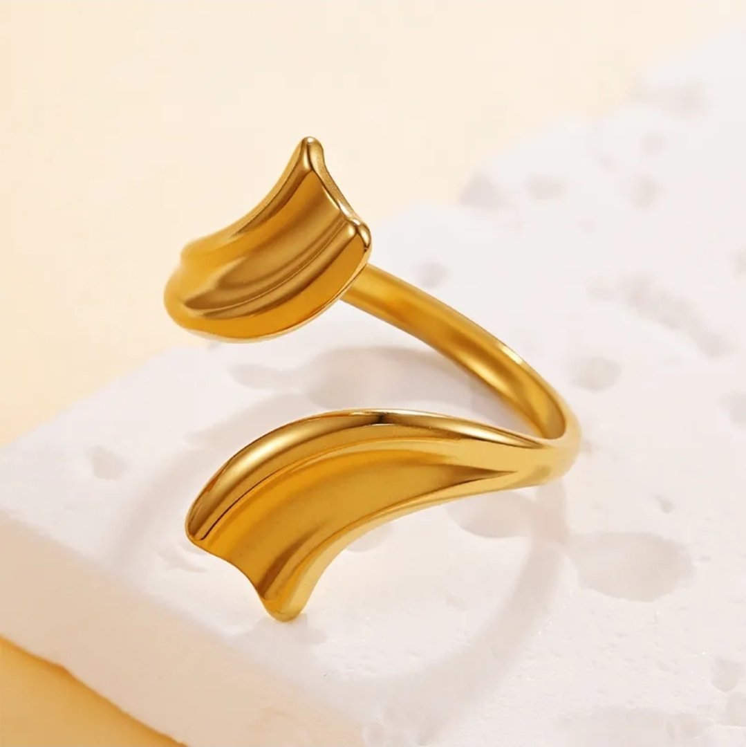 Ostria-gold-ring